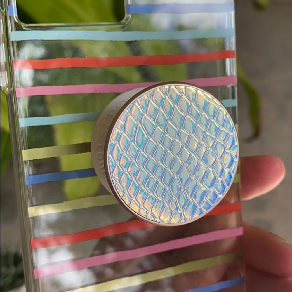 iPhone Max (smaller version) Case w/ Popsocket - Picture 4 of 5